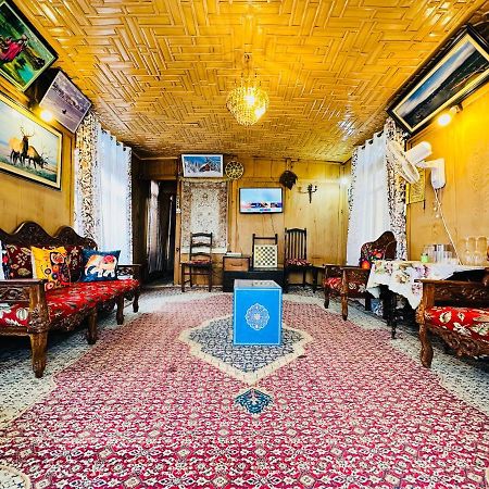 مبيت وإفطار Srīnagar Houseboat New Retreat Group المظهر الخارجي الصورة