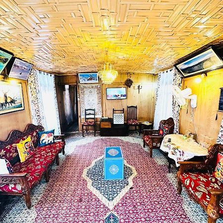 مبيت وإفطار Srīnagar Houseboat New Retreat Group المظهر الخارجي الصورة