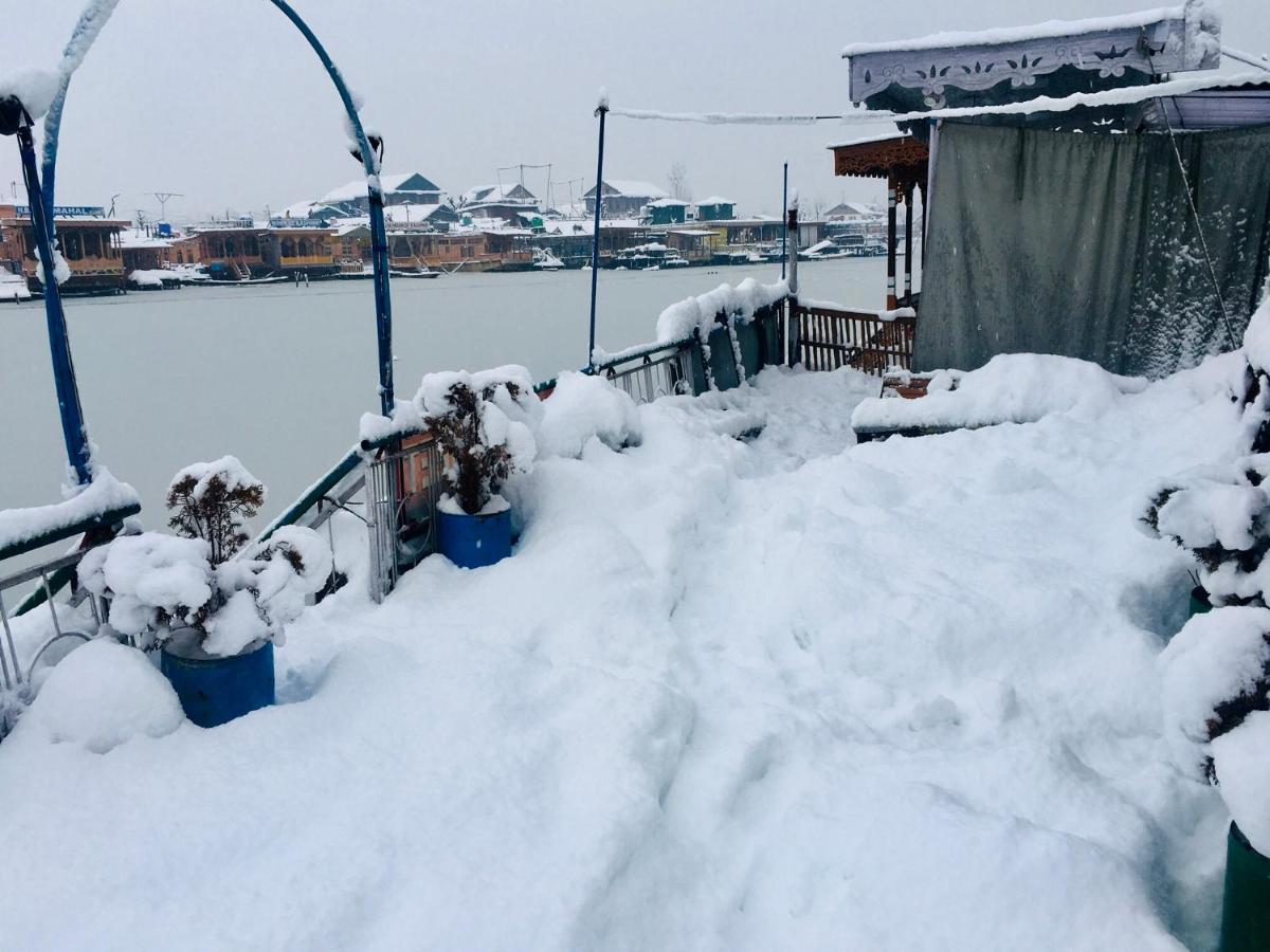 مبيت وإفطار Srīnagar Houseboat New Retreat Group المظهر الخارجي الصورة